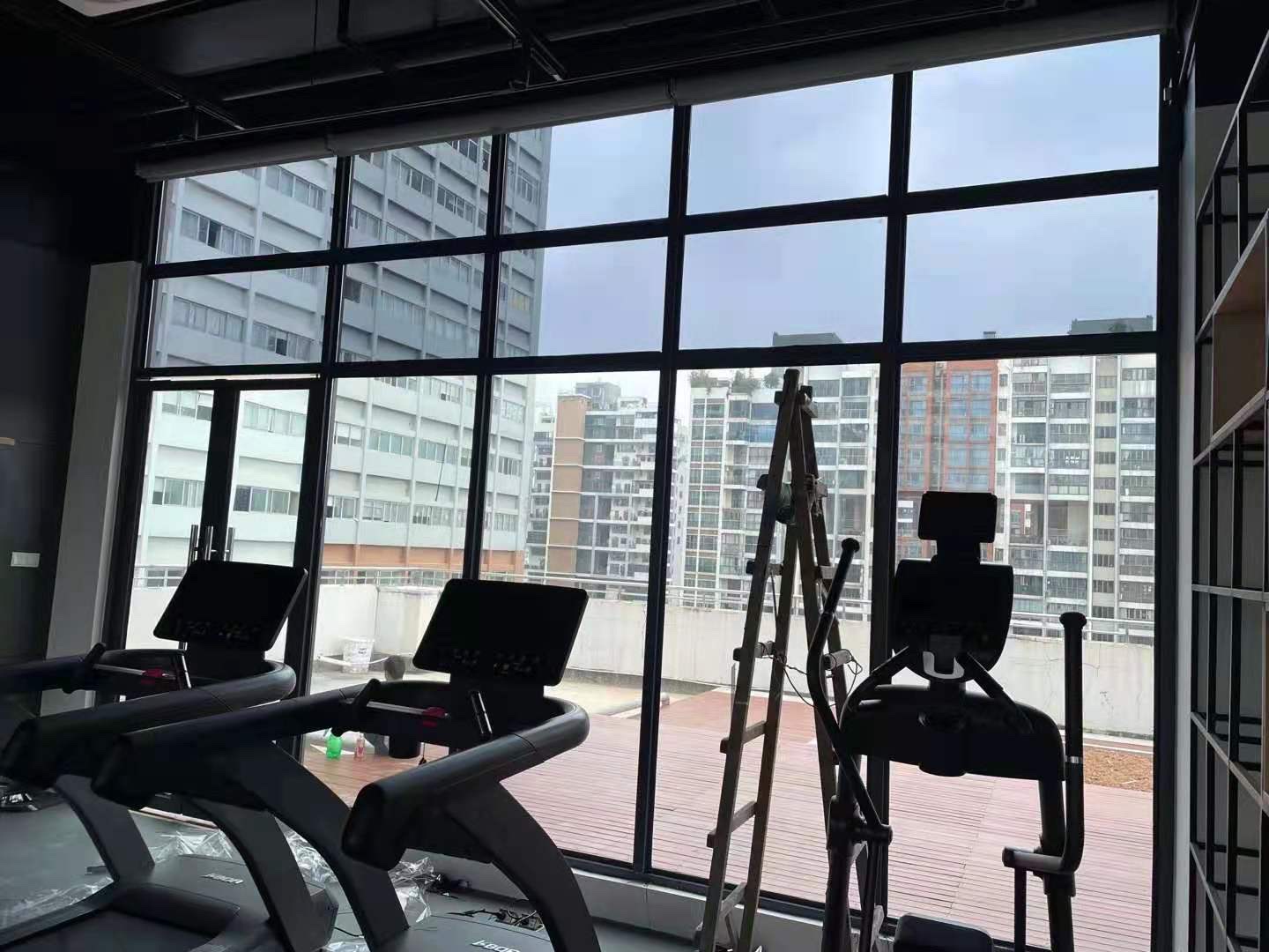 健身房落地玻璃贴膜